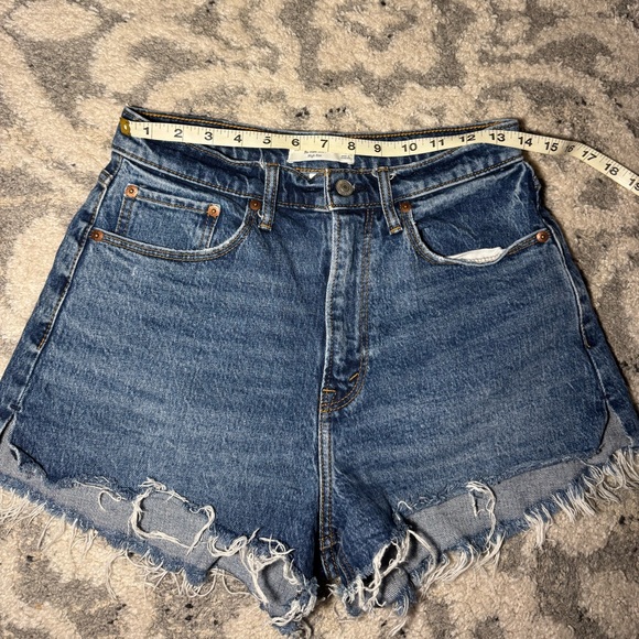 Abercrombie and Fitch Curve Love High Rise Mom Denim Short🔹 - Picture 4 of 7